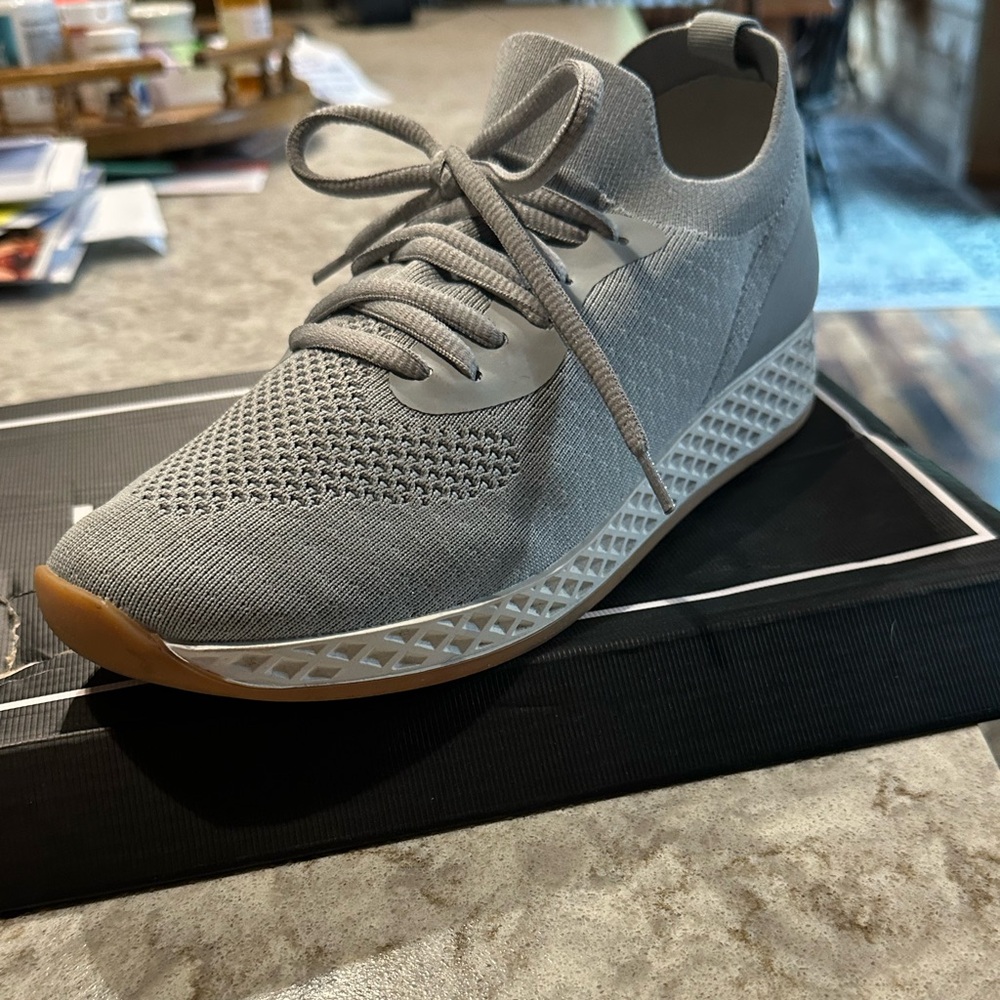 J/SLIDES Gray Knit Sneakers Modern Minimalist Design